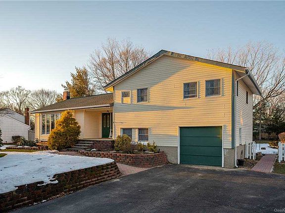 2nd image of 4 Brunswick Dr