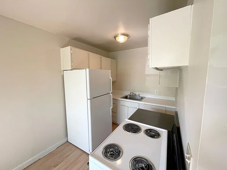 6939 NE Grand Ave #27 — Photo 3