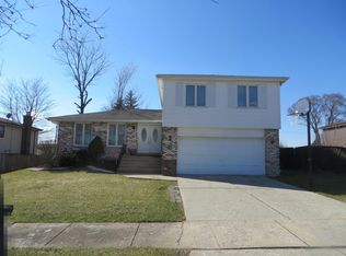 554 Highland Rd, Matteson, IL 60443