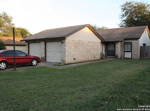 4th image of 8844 Meadow Range St