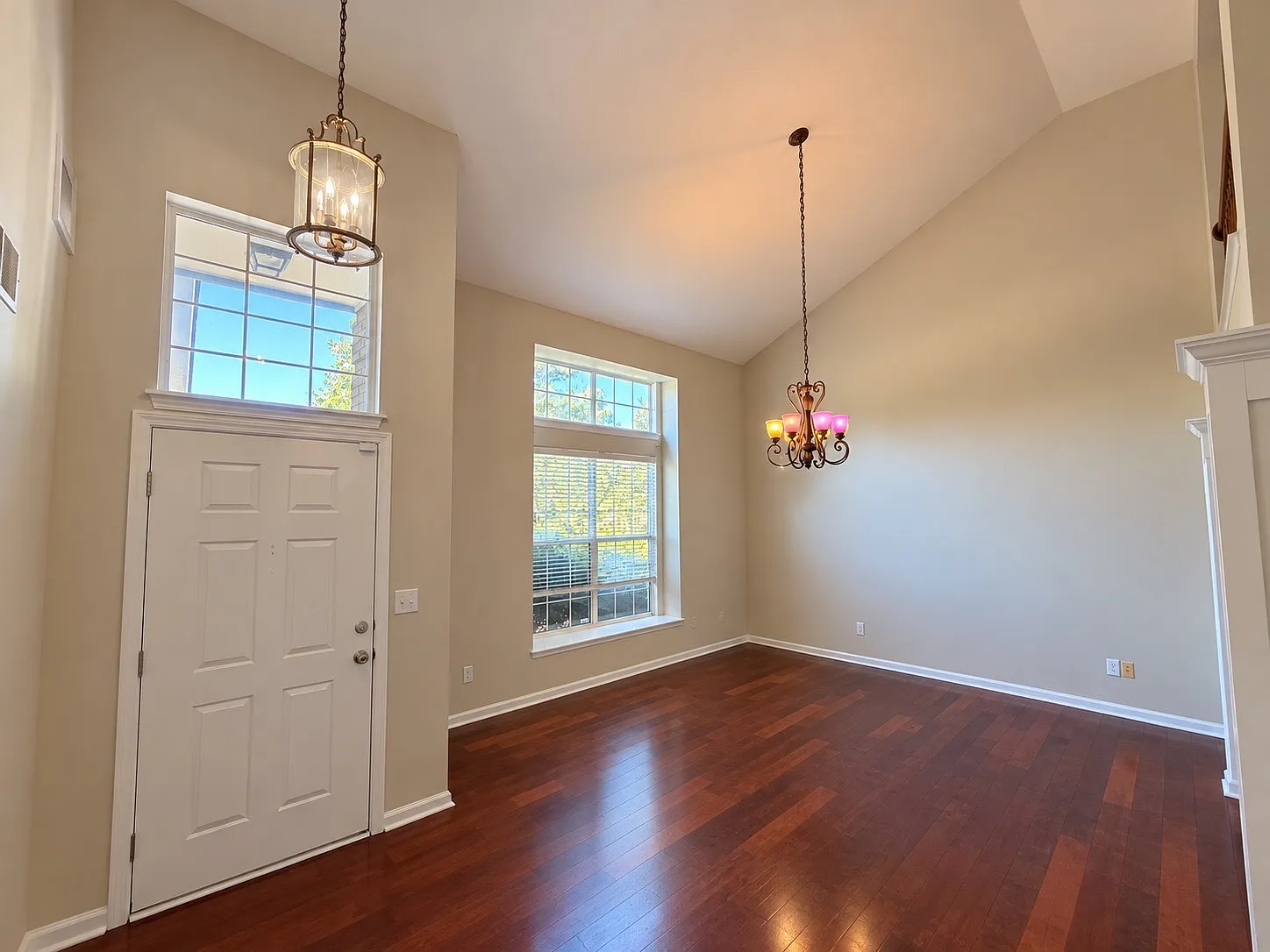 3 bed, 2.5 bath, 2195 sqft, $2,400 — Photo 3
