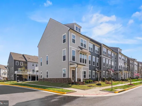 1601 Grove Chestnut Rd, Dumfries, VA 22026