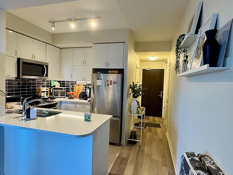 39 Annie Craig Dr #605 — Photo 4