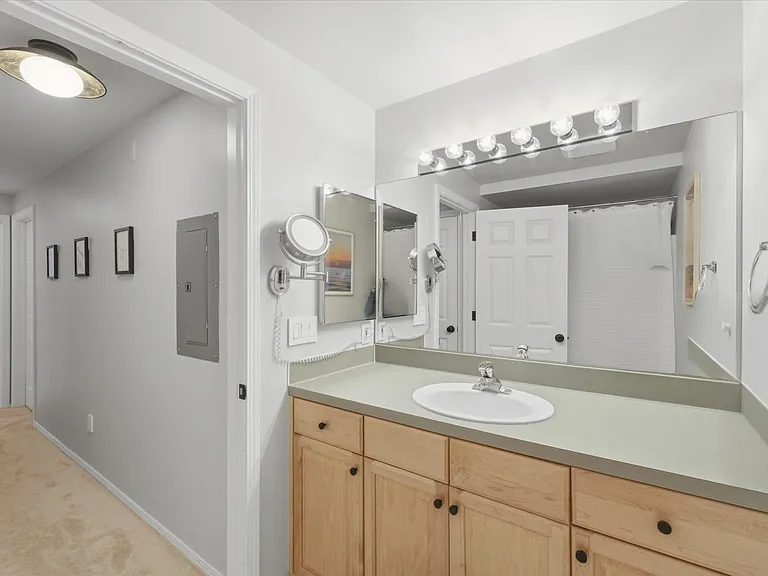 4033A Whitman Ave N — Photo 28
