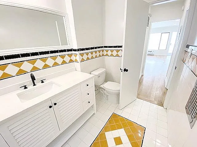 1026 N Genesee Ave #2 — Photo 10