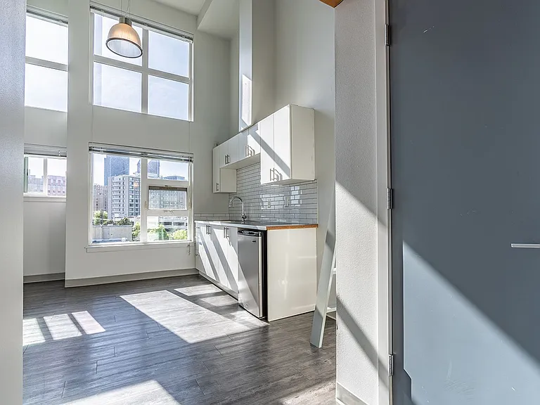 Alcove First Hill — Photo 19