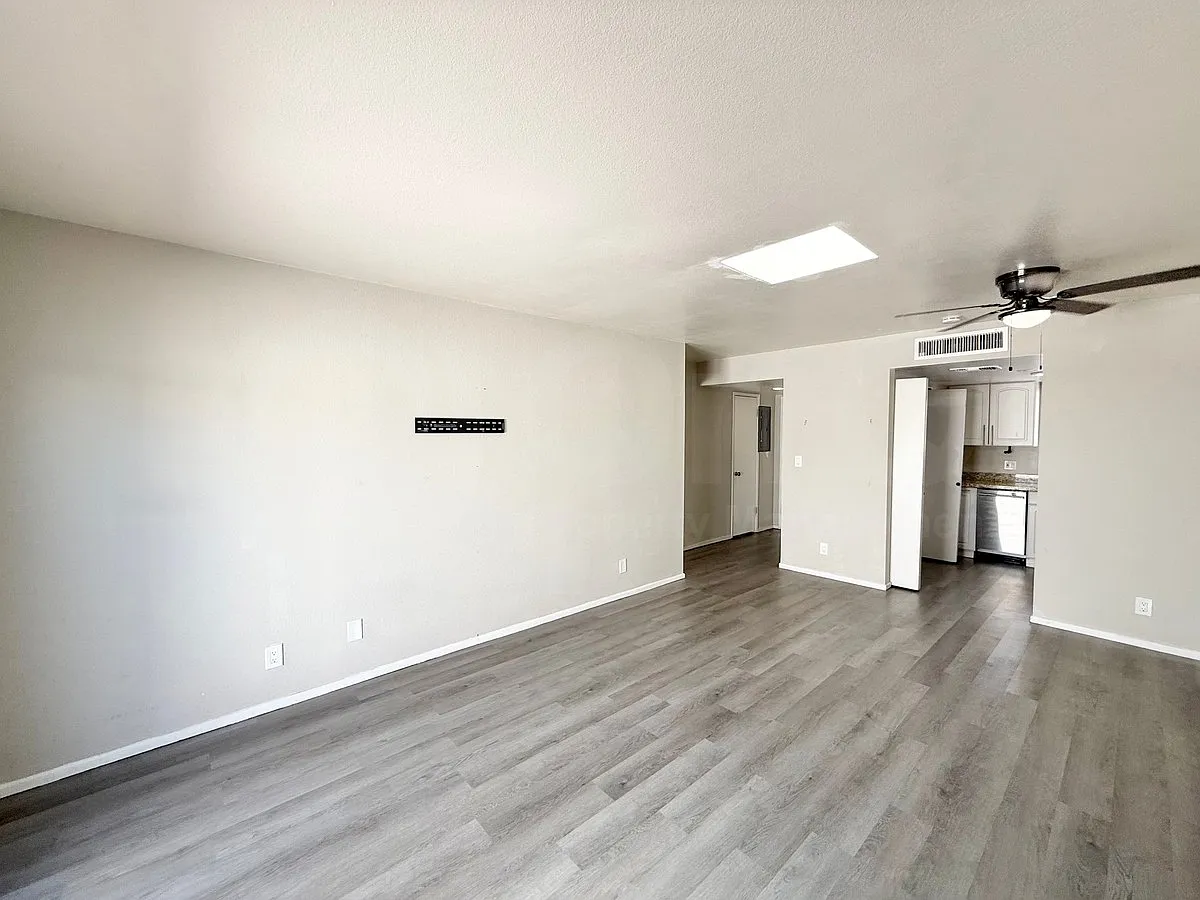 2 bed, 1.0 bath, 974 sqft, $1,649 — Photo 4