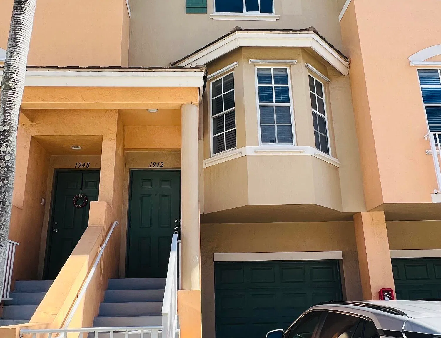 3 bed, 3.0 bath, 1557 sqft, $2,400 — Photo 1