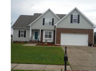 5850 Blue Sky Ln, Hope Mills, NC 28348