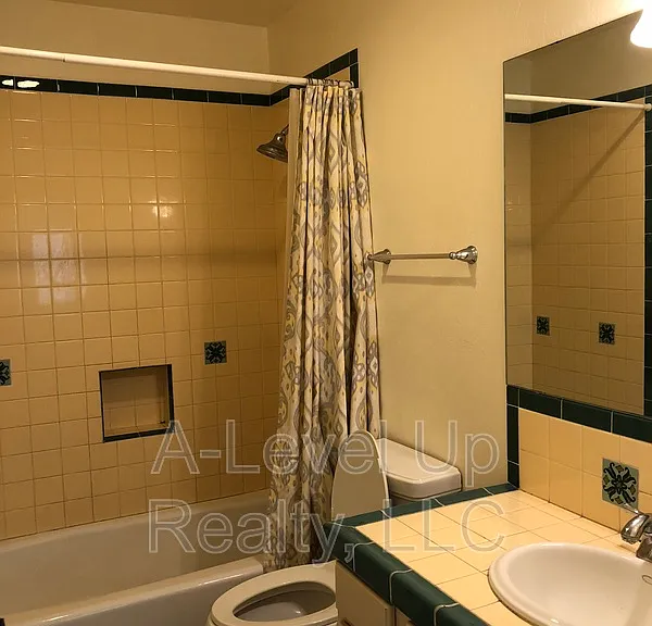 1980 N Tyndall Ave #1D — Photo 36