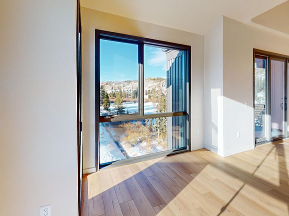 4th image of 720 BAKER Drive #404