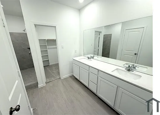 423 Amy St — Photo 34