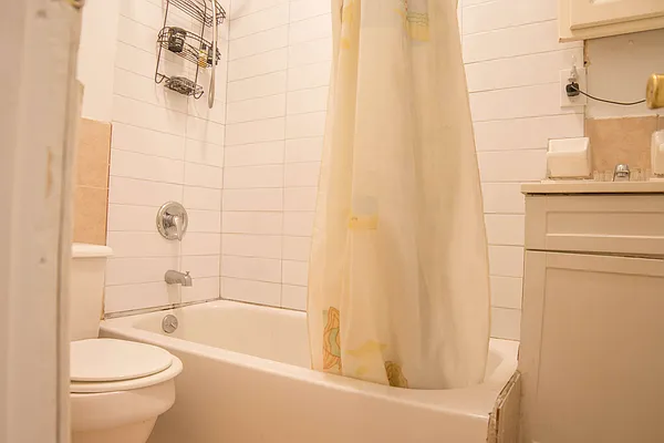 Rented by Compass | media 30