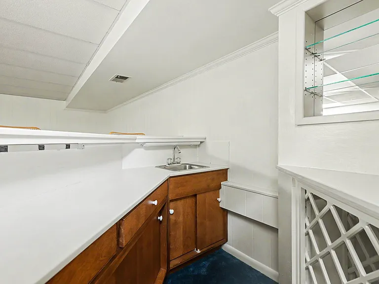 933 E Maple St — Photo 21