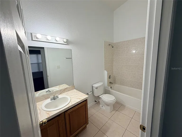 642 Captiva Cir #642 — Photo 9