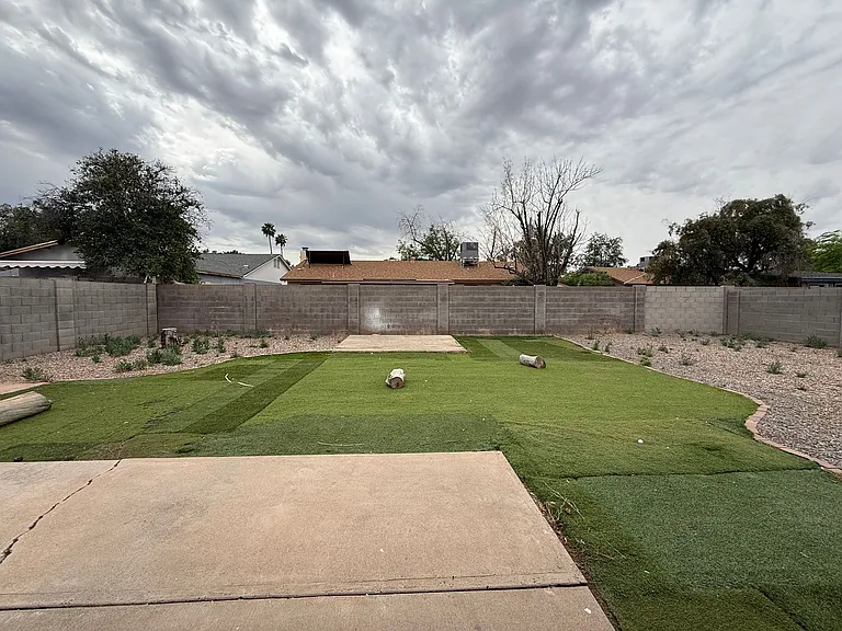 2263 E Hampton Ave — Photo 18