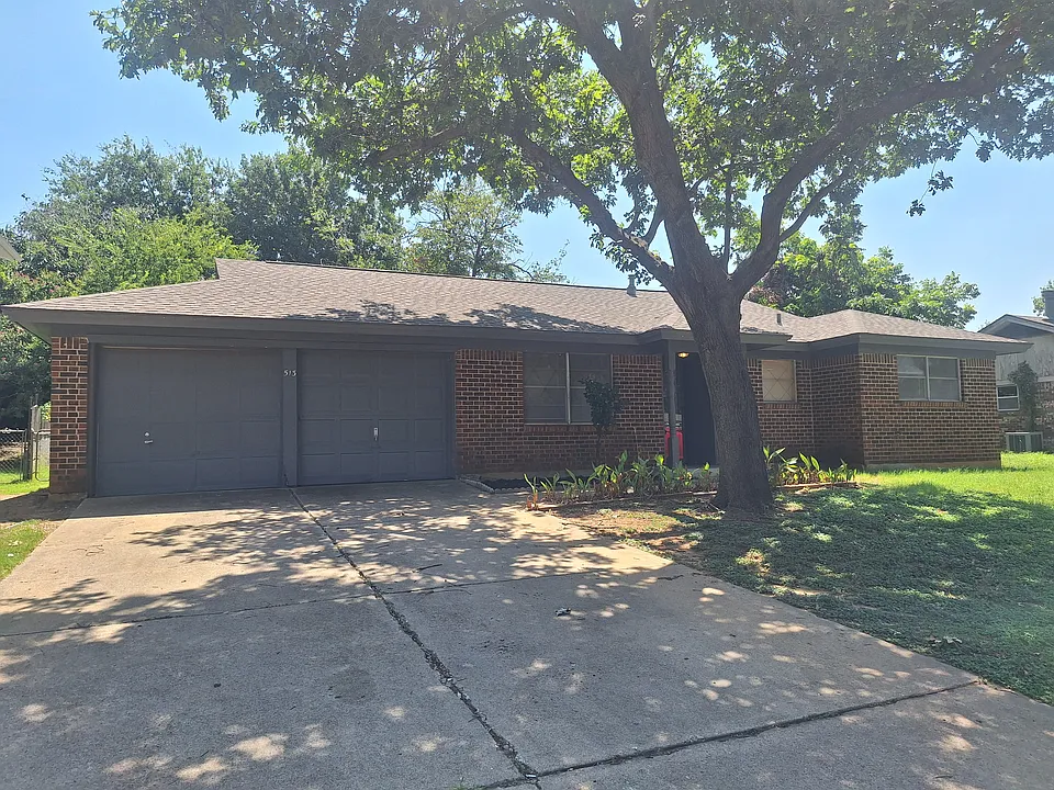 513 Simmons Dr