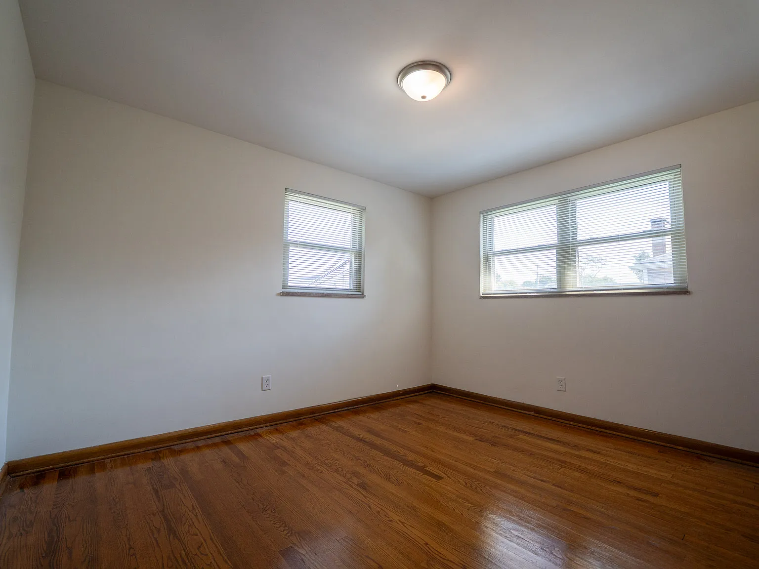 2 bed, 1018 sqft, $1,700 — Photo 2