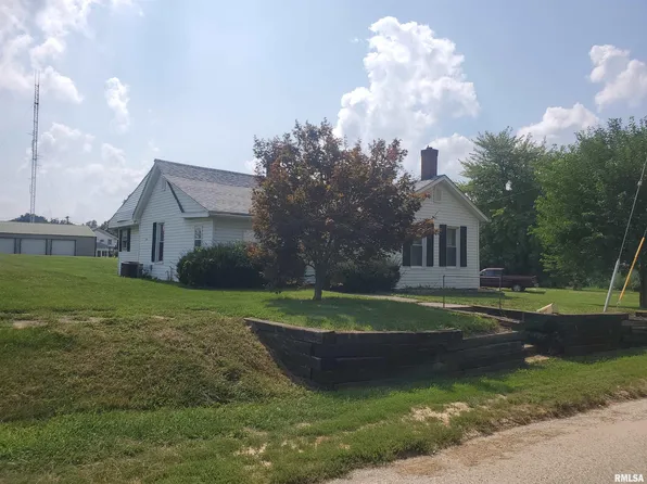 132 W Springfield St, Virginia, IL 62691