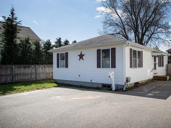 133 Bigelow St, Fall River, MA 02720