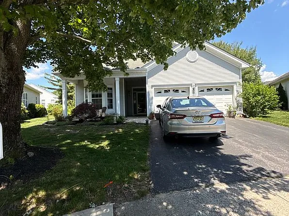 9 Summerfield Dr, Lakewood, NJ 08701
