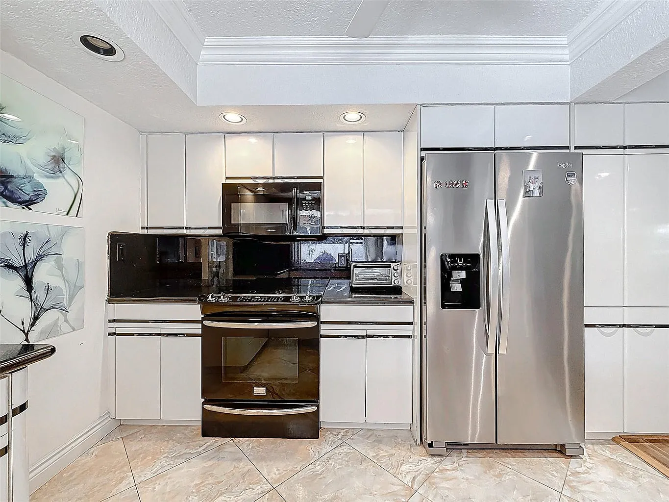 4 bed, 3.0 bath, 2273 sqft, $6,000 — Photo 4