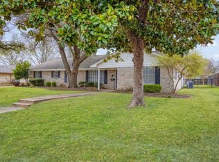 1910 Nancy Lea Dr, Bonham, TX 75418