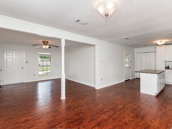7809 Blake Dr, Baton Rouge, LA 70817