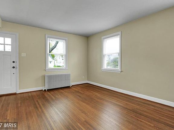 5th image of 244 Belview Ave
