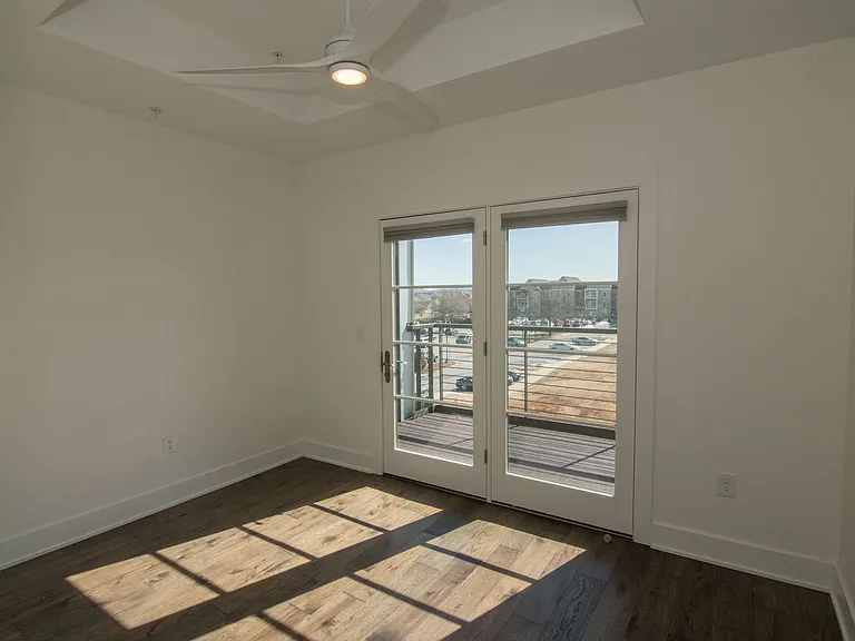 Old Trail Heights Apartments — Photo 5
