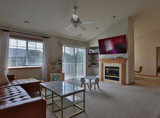 8408 Grove Cir #1, Shakopee, MN 55379