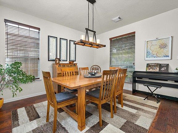 4th image of 455 Logan Rd