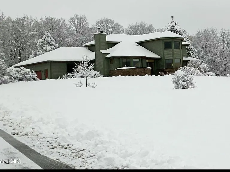 8 Fox Glove Ct — Photo 38