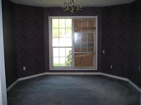 5th image of 2007 8th Pl S