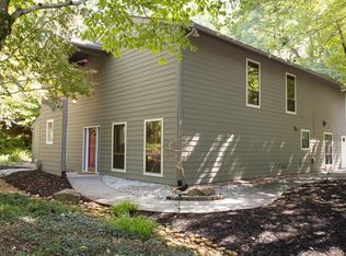 9040 Martin Rd, Roswell, GA 30076