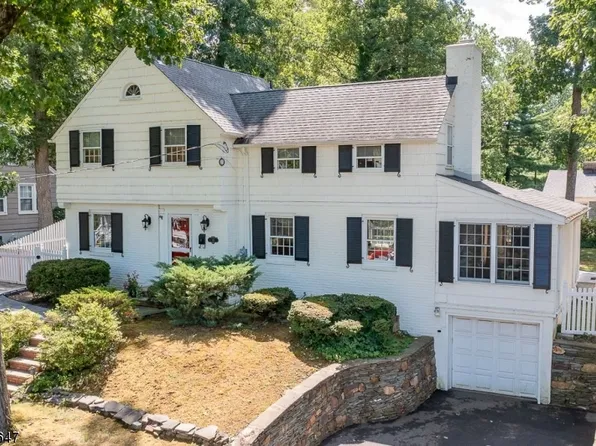 30 Kendrick Rd, New Providence Boro, NJ 07974