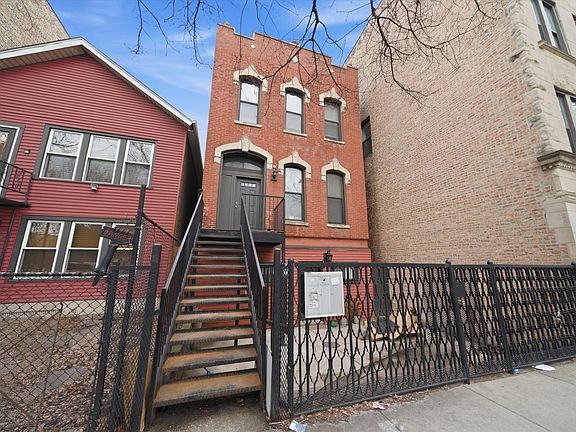 3rd image of 1113 S Racine Ave