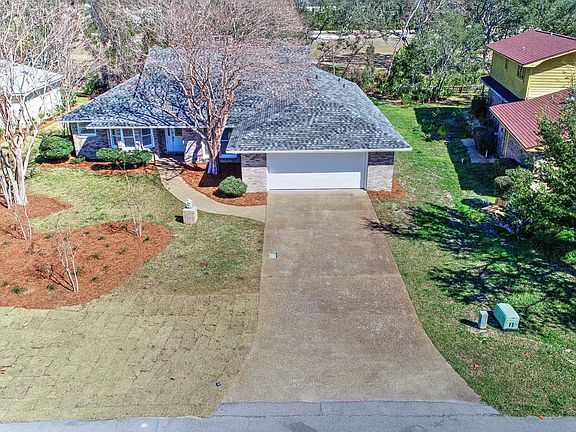 3rd image of 619 Amberjack Dr