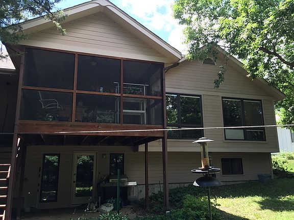 4th image of 1728 Westbank Way