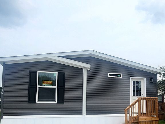 2nd image of 210 Suzanne Blvd #210
