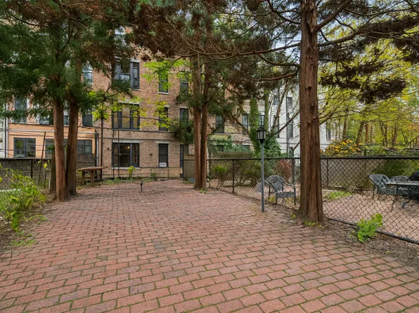 323 President Street image 5 of 13