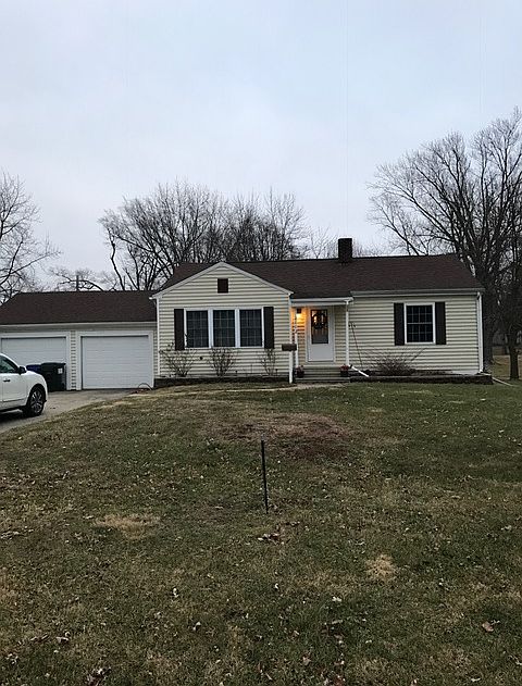 2nd image of 2112 S Windsor Rd