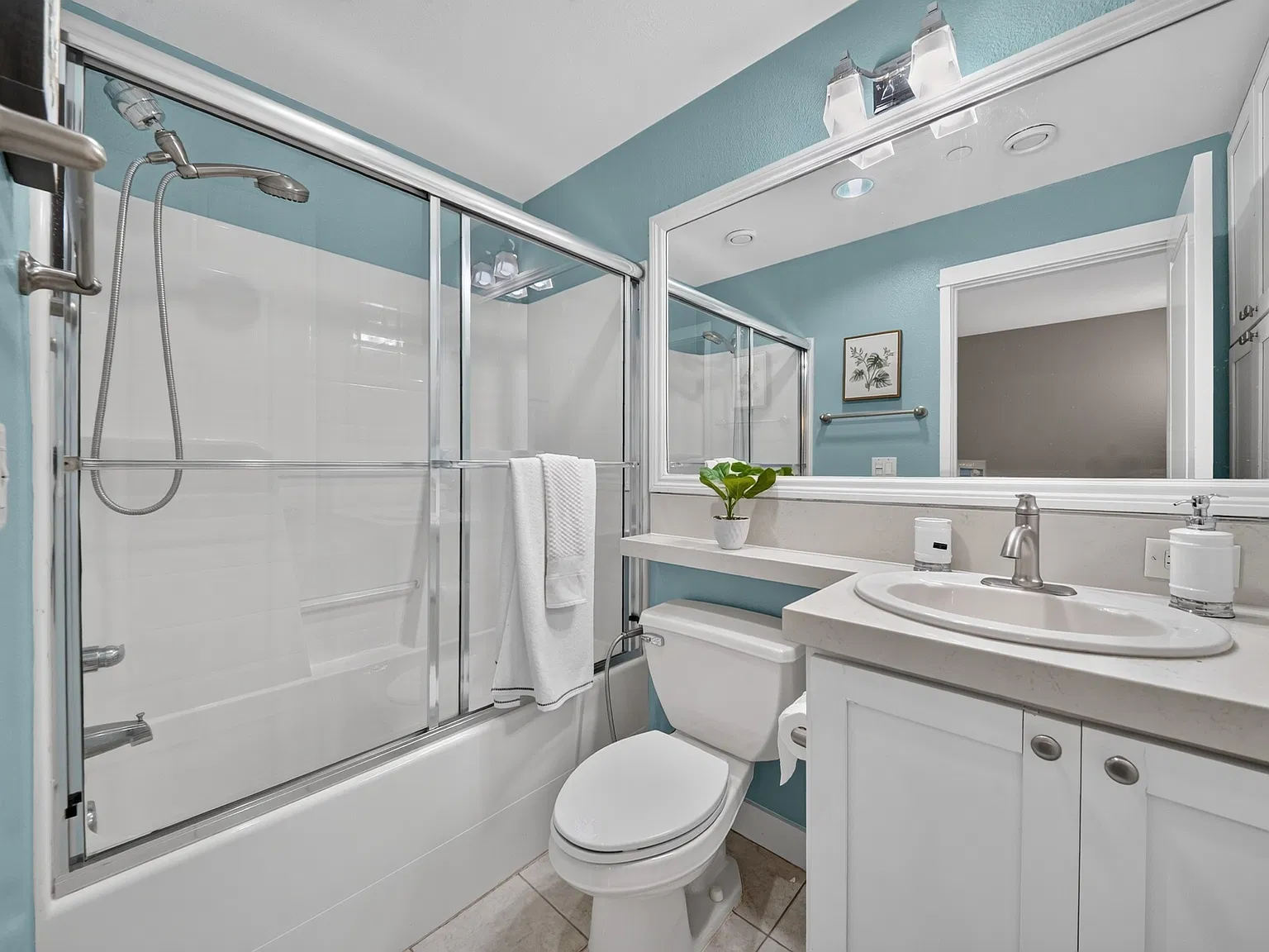 4 bed, 2.5 bath, 1650 sqft, $4,995 — Photo 4