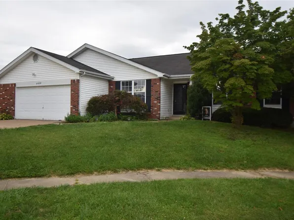 1019 Justice Ct, Florissant, MO 63034