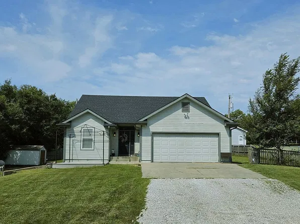 503 Kansas Ave, Hoyt, KS 66440
