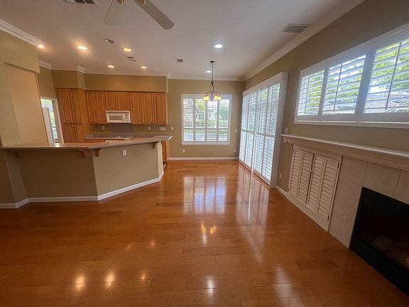 3rd image of 2076 Mataro Way
