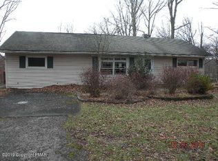 271 Oak Ln, Cresco, PA 18326