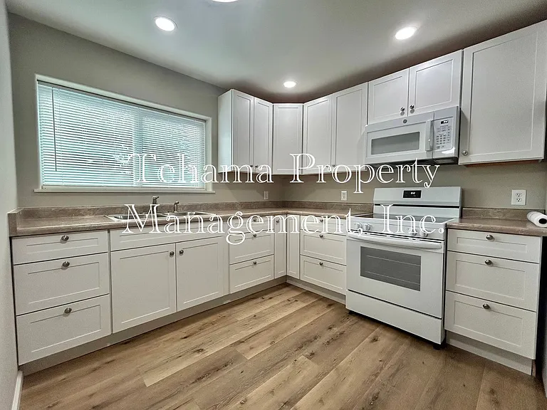 220 D St #B — Photo 5