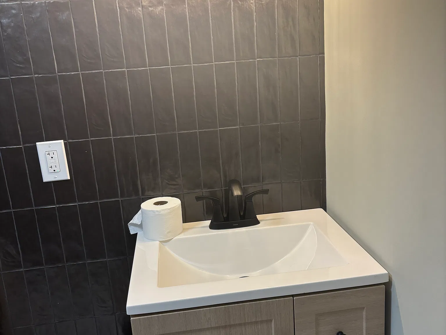 5 bed, 2156 sqft, $2,500 — Photo 3