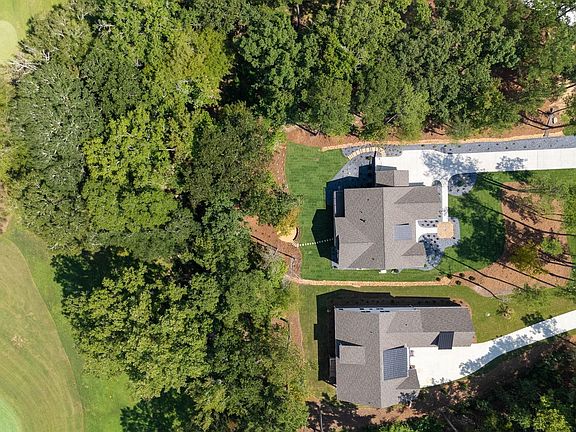 2nd image of 1081 Pinehurst Dr